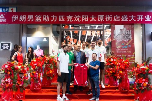 尼克尔镜头和佳能镜头——日韩人妻制服丝袜av在线，摄影艺术的两大巨头对决